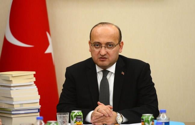 Babakan Yardmcs Yaln Akdoan drt ocuk babasdr.