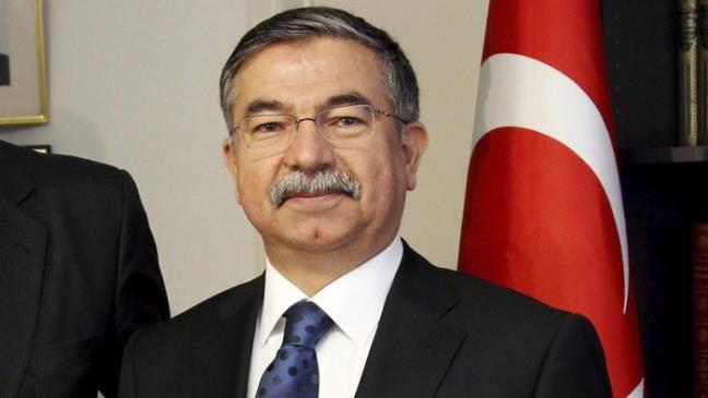 Milli Savunma Bakan smet Ylmaz  ocuk babasdr.