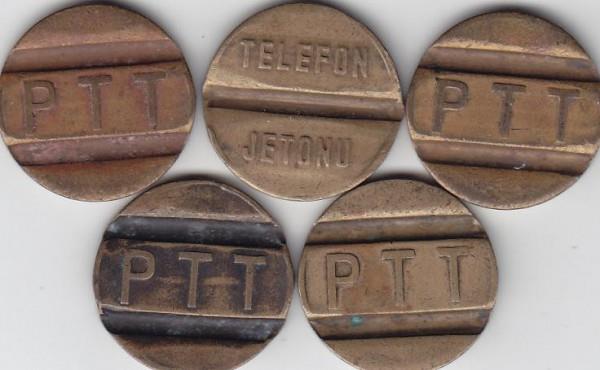 PTT bu jetonlar kartana kadar atari salonlar, vapur gieleri, telefon kulbeleri falan jeton kullanlan her messesenin tuzu kuruydu. Ancak PTT yle bir Jeton retti ki bu jeton , trtkl trkksz her hazneden geerek tm cihazlar tek jetonla alr hale getirmiti.  Jetonlarn hegomanyasn ancak daha fazla trt olan jetonlar ve en nihayetinde kartl sistemler krabilmitir. Ancak PTT jetonlarnn hkmettii 10 yllk 90&#8217;lar dnemi her zaman anlarmzdaki yerini koruyacaktr.
