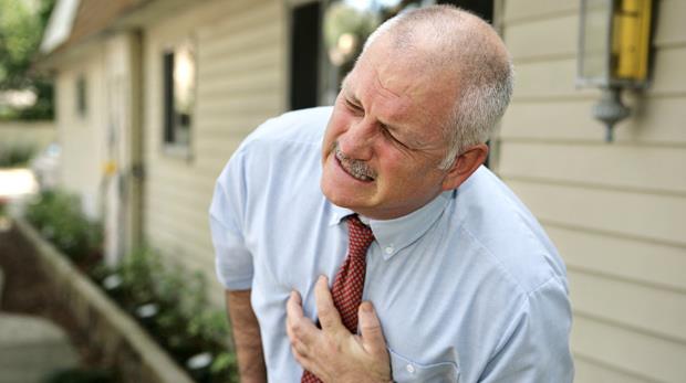* Yardm gelmesini, yatarak ya da oturarak bekleyin. Kesinlikle ayakta beklemeyin. nk kalp krizi ile hastaneye gelen bir hastann bir travma sorunu olmamas gerekir.