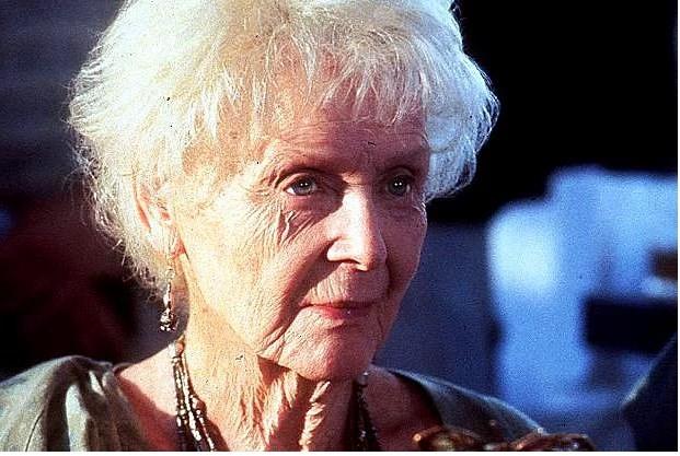 18. 87 yanda iken Titanic (1997) filmindeki rol ile En yi Yardmc Kadn Oyuncu dlne aday gsterilen Gloria Stuart bu dle en yal aday gsterilen isimdir.