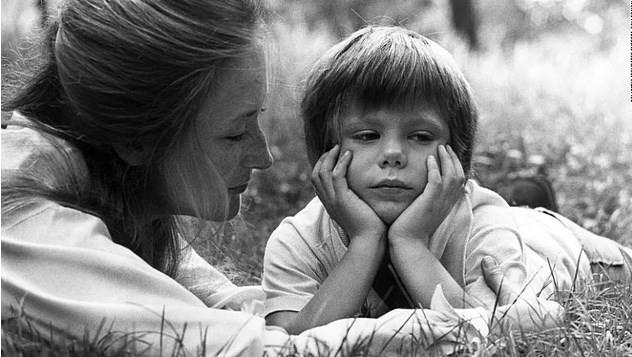 19. Justin Henry daha 8 yandayken Kramer vs. Kramer (1979) filmi ile En yi Yardmc Erkek Oyuncu dalna aday gsterilerek Oscar tarihinde aday gsterilen en gen isim oldu.  <br>  Justin Henry daha 8 yandayken Kramer vs. Kramer (1979) filmi ile En yi Yardmc Erkek Oyuncu dalna aday gsterilerek Oscar tarihinde aday gsterilen en gen isim oldu.