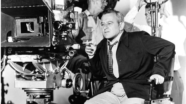 <p>16. En yi Ynetmen dlne 12 kez aday olan William Wyler ise en ok aday gsterilen ynetmen unvanna sahip.</p>  <p>  1937 Aday Dodsworth</p>  <p>  1940 Aday Wuthering Heights</p>  <p>  1941 Aday The Letter</p>  <p>  1942 Aday The Little Foxes</p>  <p>  1943 Kazand Mrs. Miniver</p>  <p>  1947 Kazand The Best Years of Our Lives</p>  <p>  1950 Aday The Heiress</p>  <p>  1952 Aday Detective Story</p>  <p>  1954 Aday Roman Holiday</p>  <p>  1957 Aday Friendly Persuasion</p>  <p>  1959 Kazand Ben-Hur</p>  <p>  1966 Aday The Collector</p>