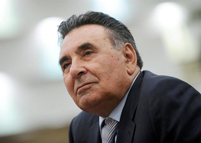 En Zengin 100 Trk"n toplam serveti geen yla gre yaklak 6 milyar dolar azald, milyarder says 33&#8217;ten 31&#8217;e geriledi.Bu ylki listede i adamlar Mehmet Emin Karamehmet ve Aydn Doan, dolar milyarderi unvann kaybetti