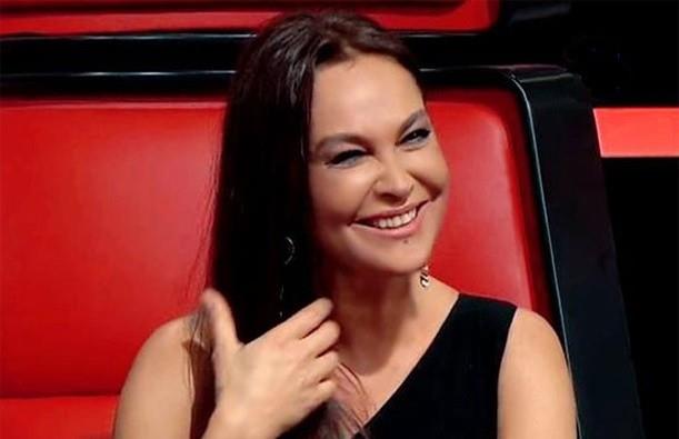 Ekranlarn en popler isimlerinden Hlya Avar.