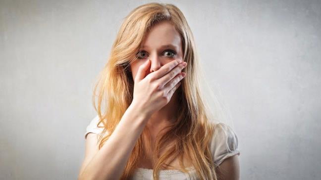 Ormerod'un takm ise farkl bir yol seerek ou sahte yolcuyu tespit etmeyi baard. Peki srlar neydi? Vcut dili ve yz ifadeleri ile ilgili bilinen pek ok eyi gz ard edip daha basit ve dolambasz teknikler denediler. Son birka yldr, yalan ile ilgili yaplan almalarn sonucu tam bir hayal krkl oldu