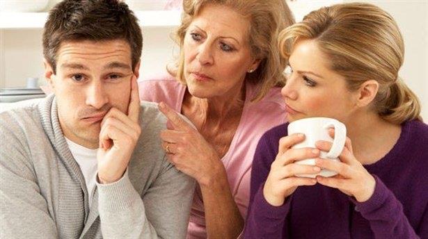 "Sonular ok etkileyici." diyor Levine ve bu deneyin gerek havalimanlarnda yaplm olmasnn da olduka nemli olduunu sylyor: "Yaplm en gereki aratrma bu." Levine, kendi deneylerinden de benzer ekilde verimli sonular elde ediyor. Ormerod gibi o da vcut dilini incelemektense yalan syleyen kiinin hikayesindeki boluklar tespit etmeye yarayan zekice teknikleri yeliyor. Bunun iin, iki kiilik gruplar halinde oynanan ve verilen her doru cevap iin her grubun 5 dolar kazand bir bilgi yarmas oyunu tasarlyor.