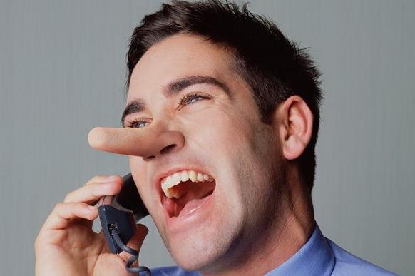 Bu almalarn ou, yalan syleyen birinin vcut dili veya yzne (kzaran yanaklar, gergin bir glmseme, kocaman alm gzler gibi) odaklanarak onun niyetini anlayabileceimiz fikrine dayanyordu. Bunun en nl rnei, Bill Clinton'n Monica Lewinsky ile bir iliki yaad iddialarn yalanlad srada burnunu ellemesiydi. O zamanlar bu, Clinton'n yalan sylediinin kesin bir kant olarak grlyordu.