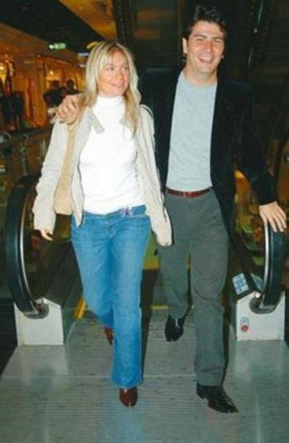 Vatan amaz ile ilikisiyle de gndeme gelen Nergis Mizanolu nl bir arkcnn yeeni.