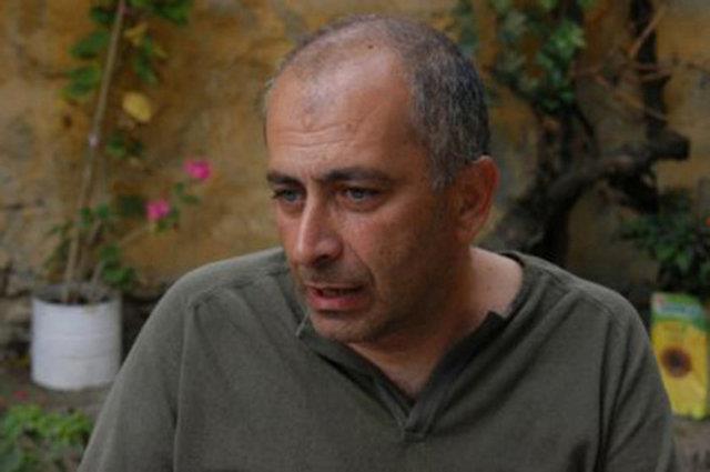 Deniz Trkali, Bar Pirhasan'n kardei.