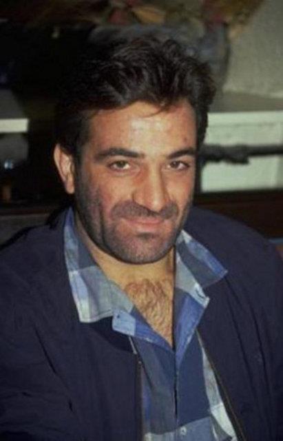 Levent nanr soyadndan da anlalaca zere nl aktr Kadir nanr'n yeeni.