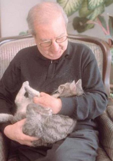 Casalini Deniz Trkali'nin kz.    Bir sre nce hayata veda eden usta ynetmen Atf Ylmaz'n da vey kz.