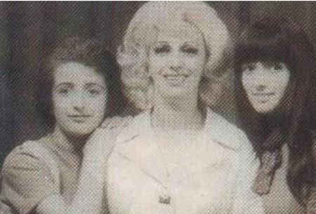 Aysel Grel ve kzlarnn albmnden bir kare daha.