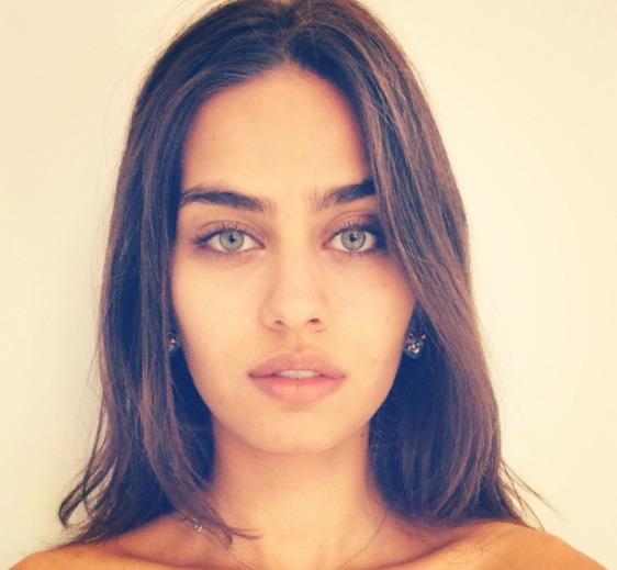 2014 Miss Turkey birincisi Amine Gle, ailesinin fotoraflarn paylamaya devam ediyor...