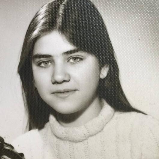 "Annemin genlii, gzelliimi kimden aldm belli" notuyla paylat bu fotoraftan sonra imdi de abisiyle ekilen fotoraflarn Instagram'dan paylat...