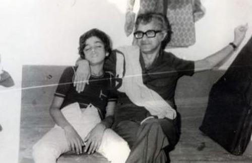 Kerem Alk days nl air Attila lhan ile birlikte.