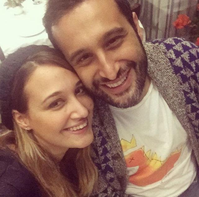 zay bu fotorafa "Abisi mi gelmimi.. :)" notunu dt. Sevilen oyuncuya ksa srede yorum yad.