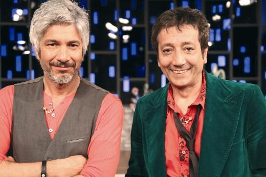 Sheyl'in ikiz kardei ise magazin basnndan uzakta kalmay tercih etti. Ve ite Sha Uygur'un paylamyla 3 kardein de bir arada olduu o fotoraf...