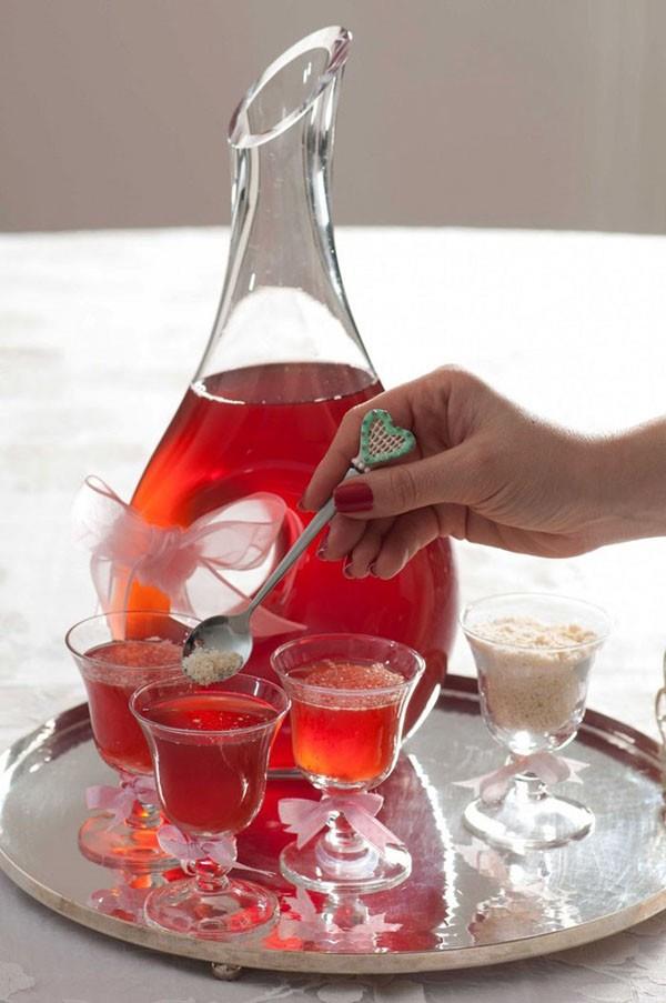 Osmanl Mutfa'nda olduka yaygn olarak kullanlmtr. Meyvesi dky yumuatarak kabzl giderir ve barsaklar temizler.