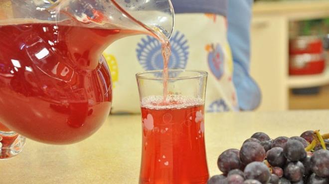 Yapraklar barsak solucanlarn drmeye yardmc olur.. Susuzluu giderir ve serinlik verir. Vcudu rahatlatr.