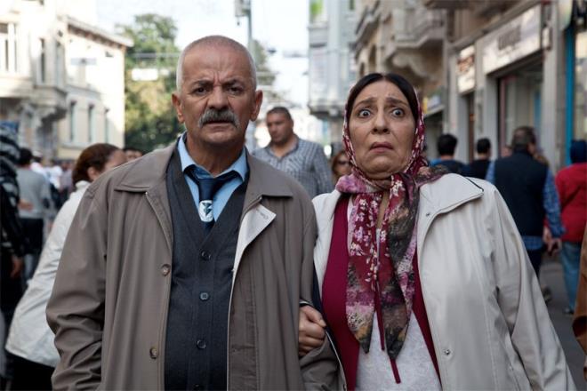 Ynetmenliini Murat Kaman ve Defne Deliormanl'nn stlendii film, sevdii kz iin Yozgat'tan stanbul'a kaan en kk oullarnn peinden stanbul'a gelen Yozgatl Kolak Ailesi'nin hareketli ve elenceli macerasn konu ediniyor.