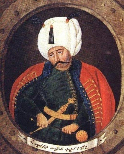 I. SELM     (Yavuz Sultan Selim) <br>    ok kitap okumasyla bilinen Yavuz Sultan Selim; kuyumculukla ilgileniyordu. Kitap satrlarn takip etmek iin kendine altn hilaller de yapard.