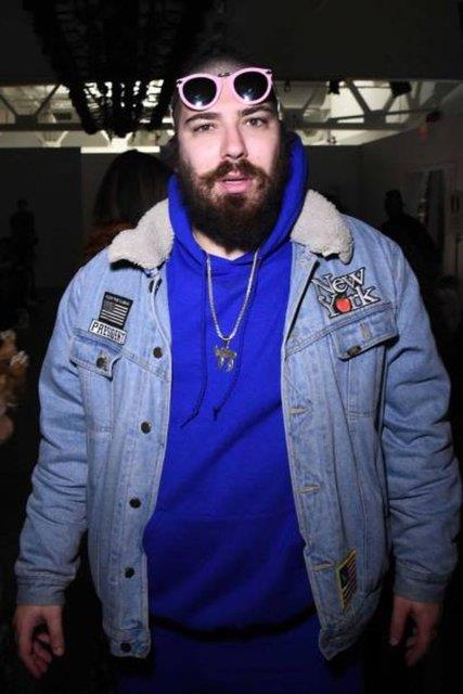 Josh Ostrovsky (The Fat Jew)  <p>nstagram'da 8 milyon takipisi bulunan Josh Ostrovsky paylat elenceli gnderilerle sosyal medyada adndan ska sz ettiriyor. Birok reklam irketi onunla anlamak iin milyonlar vermeye hazr durumda. u sralar bir TV ovuna yapmaya hazrland biliniyor.