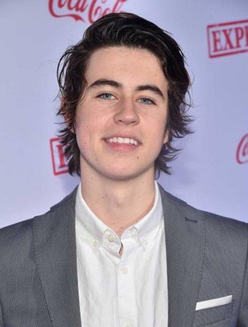 Nash Grier<p>  Eer bir Vine kullancs iseniz onun adn duymam olmanz imkansz. 17 yandaki Vine fenomenin 11 milyondan fazla takipisi var ve ektii Vine'lar 2 milyardan fazla izlendi. Bu da onu internetin en etkili isimleri arasna soktu. Birka film irketi ile anlama imzalayan gen eitli sinema filmlerinde rol alarak nne n katmaya devam ediyor.