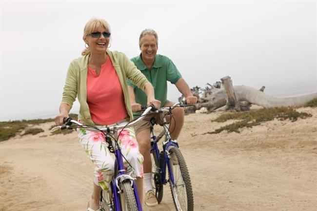 Yalanmak  <br>  Erkekler kadnlardan daha hzl yalanrlar. 55 yandaki bir kadn bedensel gcnn yzde 90'na sahiptir. Oysa ayn yataki bir erkek gcnn sadece yzde 70'ine sahiptir. 35 yandaki bir erkein damar sistemi 50 yandaki bir kadnnkine edeerdir. Buna karlk kadnda sadece cilt daha ince olduundan abuk yalanp krr. Kadnlar yalanma olayn psikolojik olarak erkeklerden ok daha kolay kabullenirler.