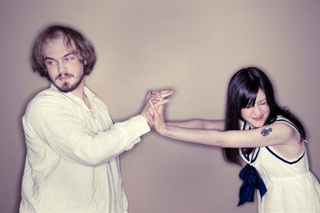 Saldrganlk<br>    Erkekler kadnlardan daha saldrgan olup bedensel g kullanmna daha eilimlidirler. Bunun aklamas da testosterona balanmaktadr. Buna karlk kadnlar kelimelerle saldrr ve savarlar.