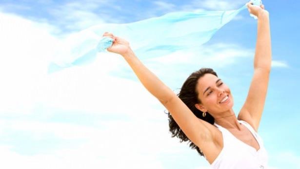 Medikal Onkoloji Uzman� Dr. Bet�l A��kal�n, deodorantlar�n ve ter �nleyicilerin i�indeki kimyasallar�n kansere yol a�abilece�ini s�yledi