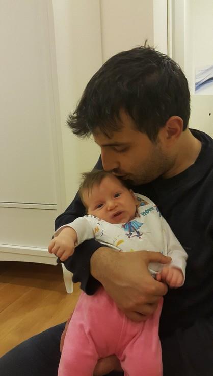 Bayraktar, ayn� zamanda Aral�k 2019'da d�nyay� etkisi alt�na alan COVID-19 salg�n�na kar��n T�rkiye'de ba�lat�lan m�cadeleye liderlik etmi� ve yerli yo�un bak�m ventilat�r� geli�tirme faaliyetlerini y�r�tm��t�r. Bu �al��malar sonucunda, BIOSYS, BAYKAR, ASELSAN ve AR�EL�K taraf�ndan �retilen yerli solunum cihaz� T�rkiye taraf�ndan d�nyan�n bir�ok �lkesine ihra� ve hibe edilmi�tir.