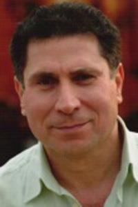 Hababam S�n�f� serisinden sonra bir ka� filmde daha rol alan Ar�man ya da daha �ok bilinen ad�yla Hayta �smail art�k kameralar�n �n�nde de�il. Ayn� zamanda m�zisyen olan Ar�man hayat�n� Bak�rk�y'deki bir d���n salonunda m�zik yaparak s�rd�r�yor.