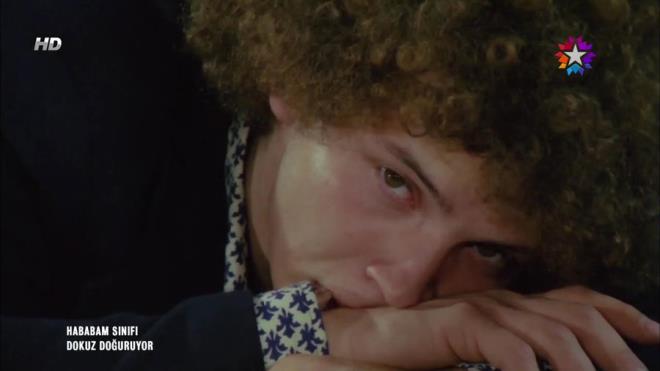 �l�ede tahta sandalye imalat� yapan G�ran, at�lyesinde tahtalar� �e�itli i�lemlerden ge�irdikten sonra sandalye haline getiriyor.