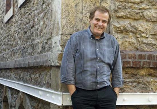 Akan bug�n hala aktif oyunculuk ya�am�n� s�rd�r�yor.