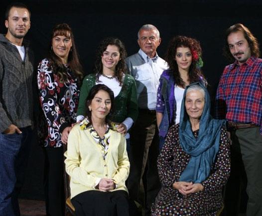 Melekler Korusun’da Salih Baba karakteriyle izleyicilerin be�enisini bir kez daha kazanm��t�r.