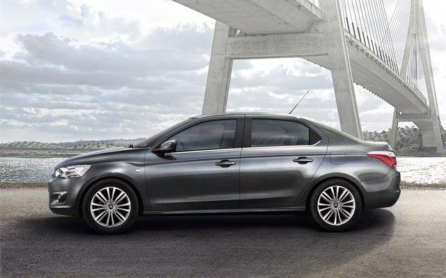 2016 model C-Elysee 2015 fiyatlaryla 49 bin 400 TL'den balayan fiyatlarla satlyor. Ayrca demelerde 20 bin TL 20 ay yzde 0 faizle seenei salanyor.