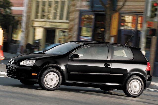 31 Mart 2016 tarihe kadar geerli olan Volkswagen Dost Drive kampanyasnda, Passat ve Passat Variant modelleri hari tm 2015 ve 2016  model Volkswagen modelleri iin yzde 3 indirim frsat sunuluyor.