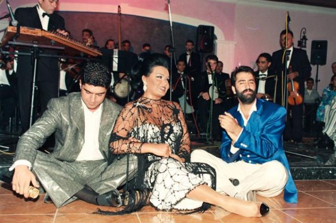 Blent Ersoy, Mahsun Krmzgl ve zcan Deniz zmir Fuarnda sahne ald.