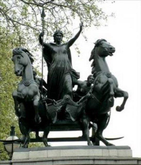 Boudicca M.S 1. y.y Kocas Britanya adasnn en nemli klanlarnn birinin bandayd. Kocasnn lmesi zerine Romallar lkesini ykma doru srkledi. Bu ykma kar duran ve tm klanlar birletiren Boudica direniin sembol oldu.