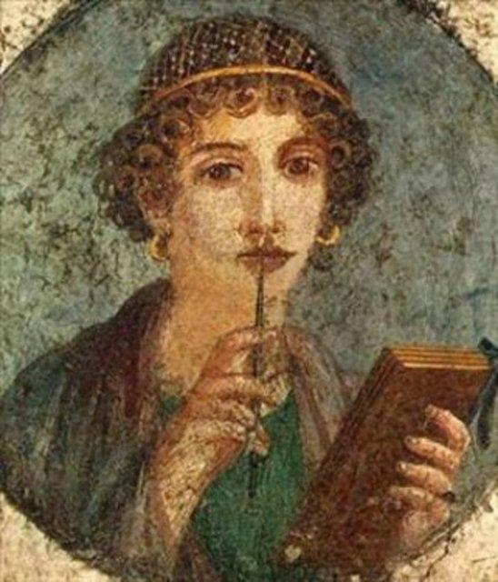 Sappho <p> M. 570 Tarihin ilk kadn edebiyats, Afrodit&#8217;in rahibelerinden biriydi. Yazd cokulu ve cesur lirik iirler nesiller boyunca yaad ve gnmze kadar geldi.