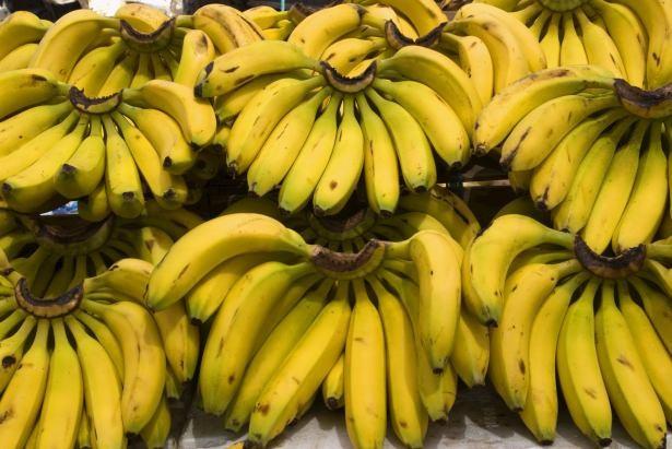 Tansiyonun dmesini salar: Muzlarn tansiyonu drmesinin ve seni fel veya kalp krizi geirmekten korumasnn sebebi az sodyum ve ok potasyum iermesidir. Salkl bir kalbin meyvesidir.