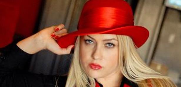 nl oyuncu, diplomasnn fotorafn paylat. Diplomada Yeliz Yeilmen'in ikinci isminin Naciye olduu dikkatlerden kamad.