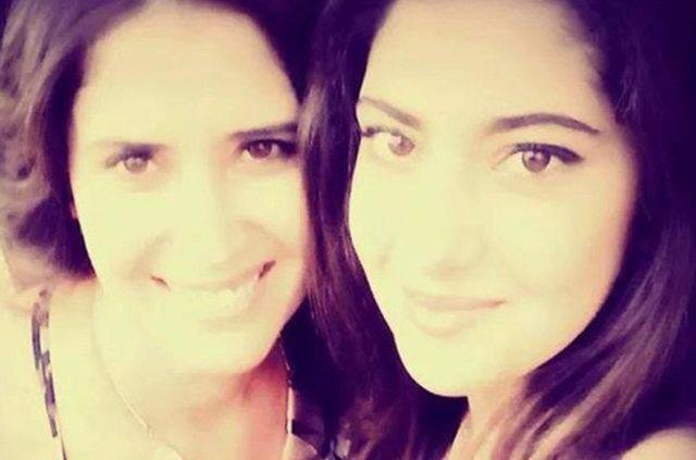 "OK BAARILIYDI, BR SR HAYAL VARDI"  <br>  iper, "Peri ok alkand, baarl bir renciydi. Her eyden nce ok kibard. Herkes tarafndan ok seviliyordu. Biz retmenleri de kimseleri olmadn biliyor ve yakndan ilgileniyorduk. Olumun snf arkadayd. Peri'nin yerinde olum da olabilirdi. Allah, annesine, arkadalarna ve sevenlerine sabr versin" diye konutu. Peri'nin okul arkada Erdem iper de "O, dnyann en saf insanyd. Ad gibi periydi. ok baarlyd ve bir sr hayali vard. ok ama ok zgnm" ifadelerini kulland.