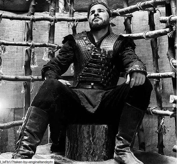 Engin Altan Dzyatan, &#8220;Ecdadmzdan bir kahraman oynamak hayatm deitirdi" dedi.