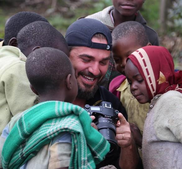 Bu rol hayatm deitirdi&#8221; ifadelerini kulland. Dzyatan, sinema iin yurt dndan da teklif aldn ancak Trkiye ve yurt dndaki alma dzeninin farkllndan dolay buna vakit ayrabilmenin ok zor olduunu syledi.