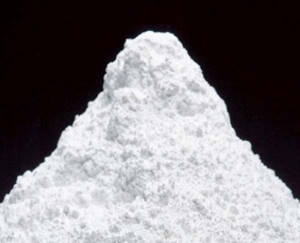 Gm olan eyalarnz parlatmak iin su ve karbonat karmn kullanabilirsiniz. Ayn ekilde porselen ya da kararan mutfak eyalarnz iin de kullanabilirsiniz. Fakat bu eyalar iin limon ile karm yapmanz gerekecektir.