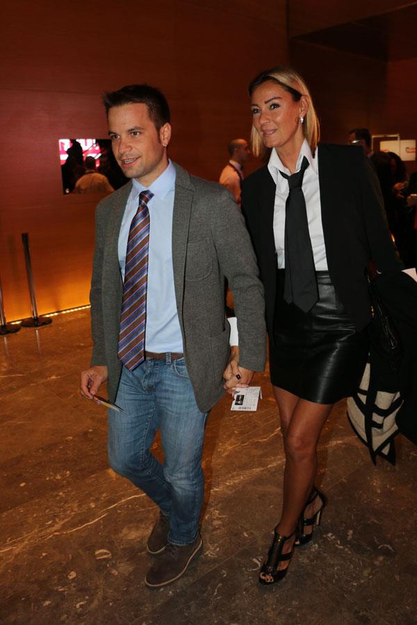 iftin evine giden icra memurlar, Atacan&#8217;n 30 bin liralk motosikleti ve faturas bulunan deerli araplarna el koydu.