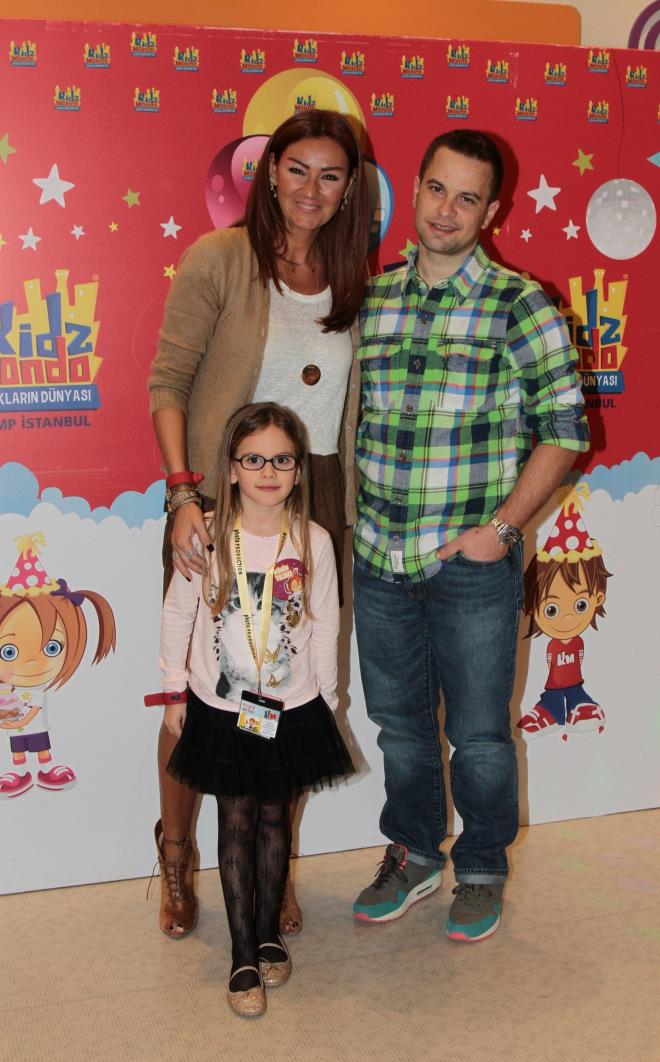 Evde, Yamur Atacan adna baka bir eya tespit edilemedi.