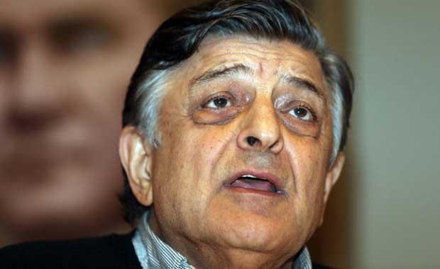 Ylmaz Vural  <br>  "Galatasaray'n bana geeyim, 50 binden az taraftara oynamam. Bunun garantisini veriyorum. Sosyal medyaya bakn; Galatasaray taraftar takmn banda en ok beni grmek istiyor. Yabanclarn eyinde boncuk mu var? Prandelli'den daha iyi hocaym. Ondan daha iyi eitim aldm"